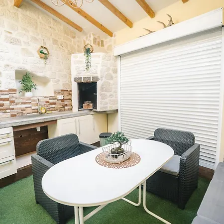 Apartamento La Pierre Dorée Puicheric
