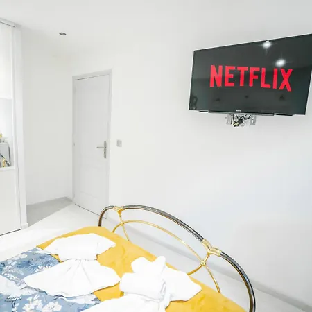 La Pierre Dorée Appartement *